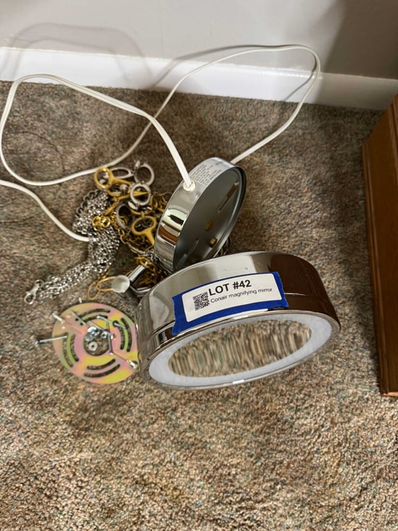 Conair magnifying mirror - Image 2