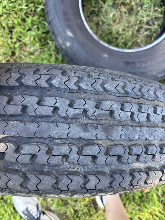 Mismatched 205/75/R15 tires - Image 5