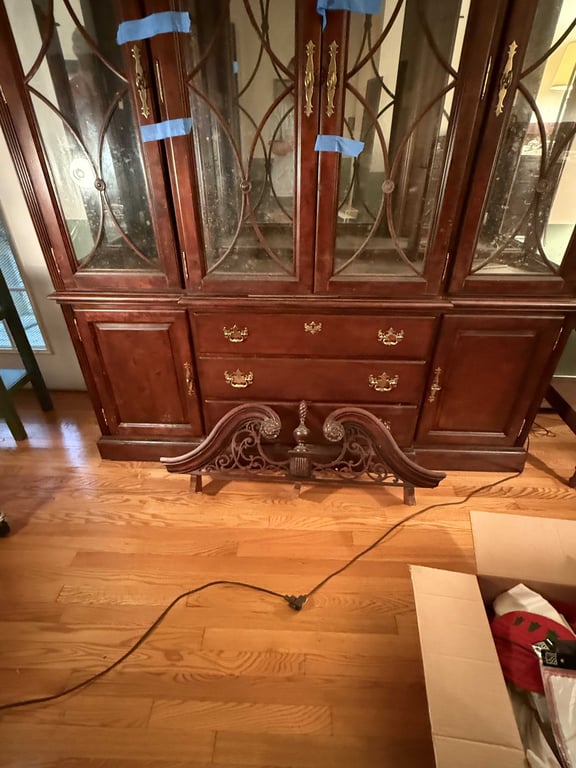 THOMASVILLE CHIPPENDALE STYLE CHINA CABINET - Image 2