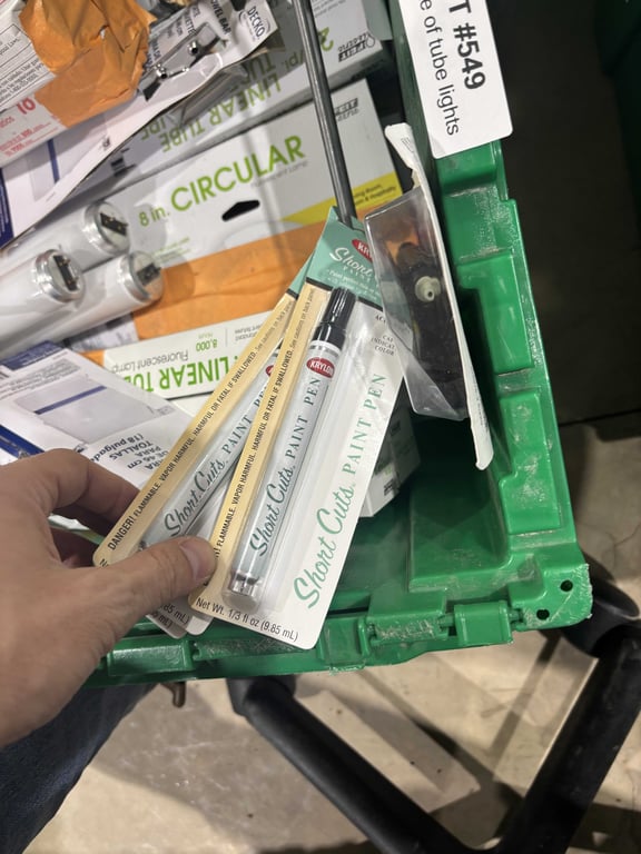 Tote of tube lights - Image 6