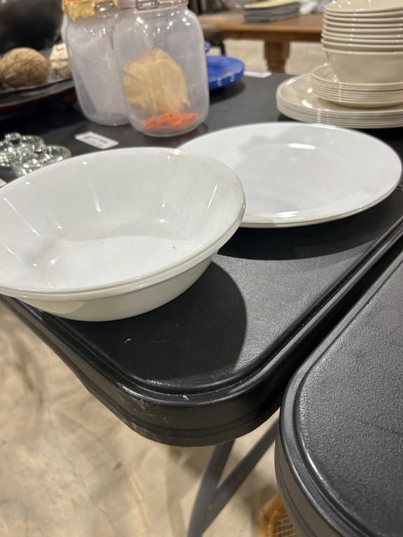 2 plates, 2 bowls - Image 2