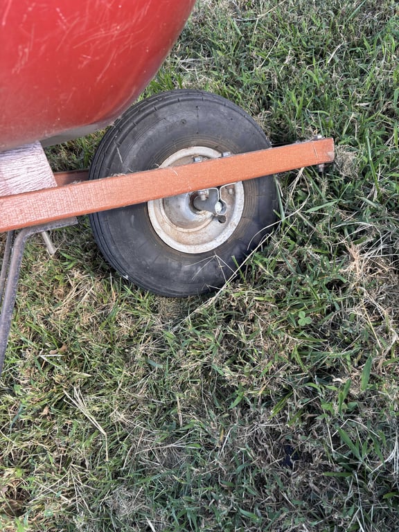 Wheelbarrow - Image 4