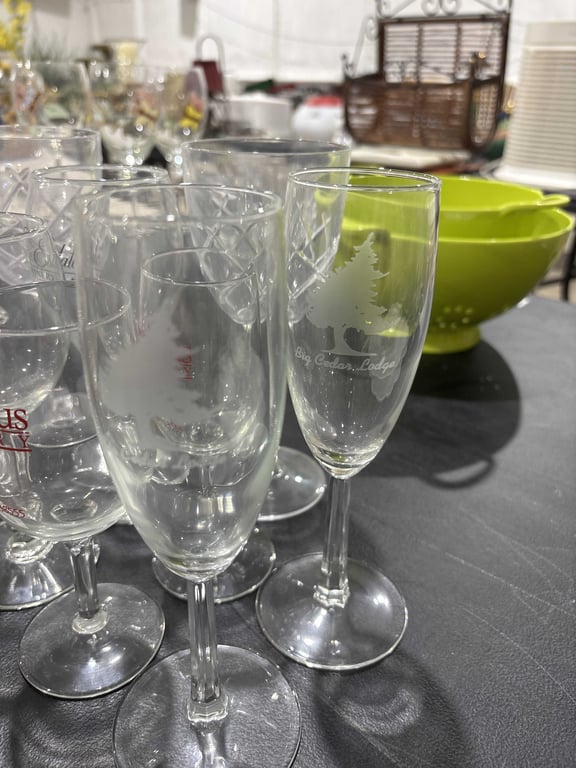 10 Misc Wine Glasses - Image 4