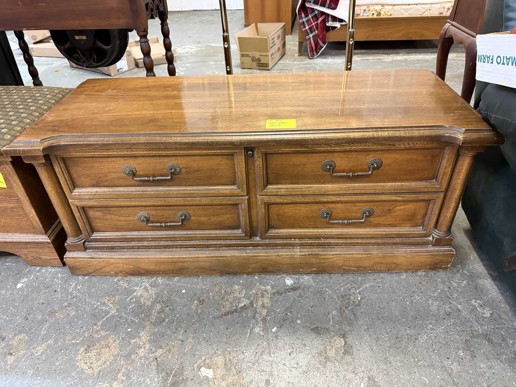 LANE CEDAR CHEST