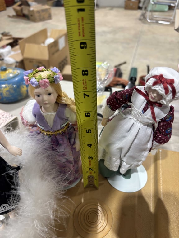 3 Figurines - Image 5