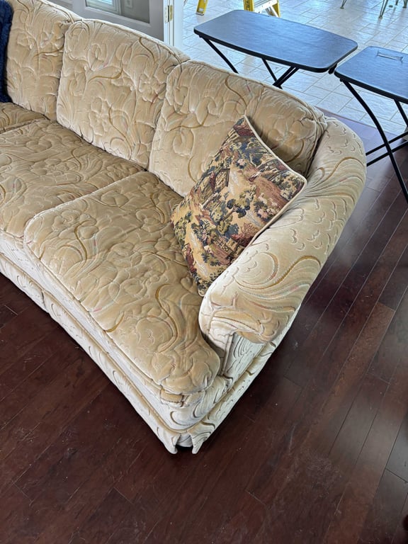 Vintage 6' Couch - Image 4