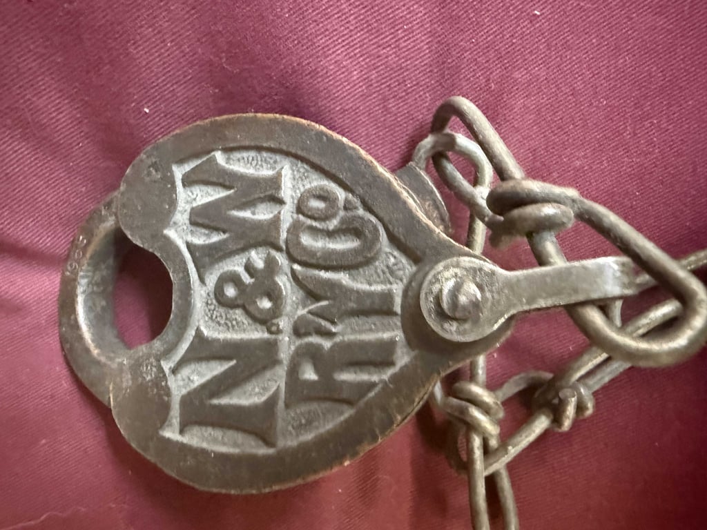 N & W "FANCY HEART" PADLOCK W/KEY