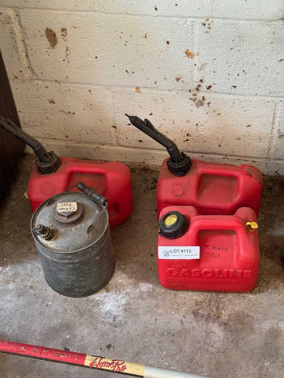3 plastic and 1 metal gas can - Image 3