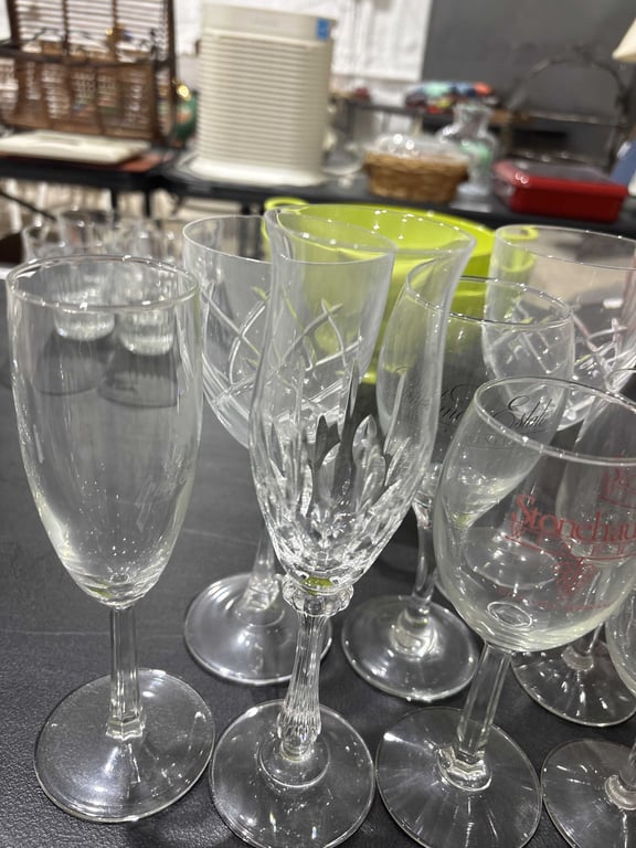 10 Misc Wine Glasses - Image 2