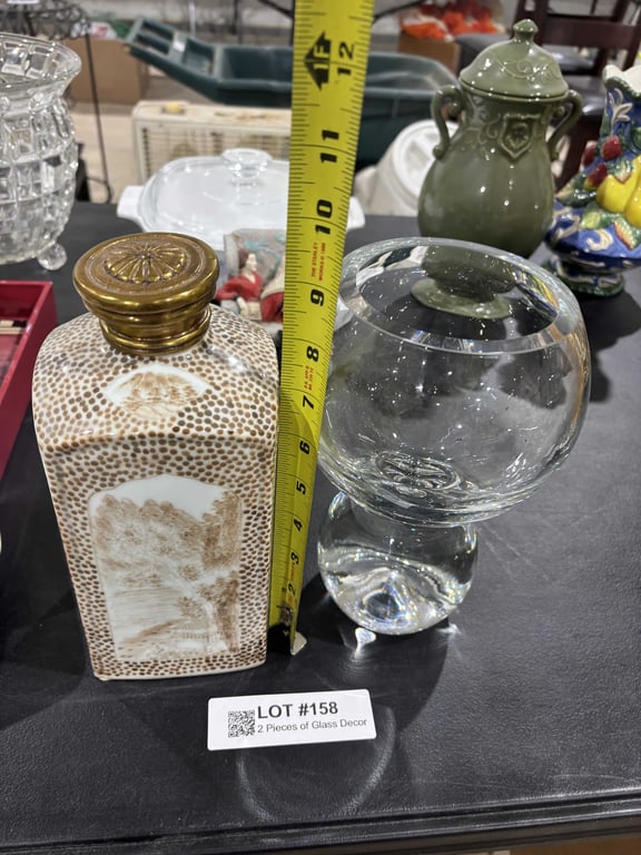 2 Pieces of Glass Decor - Image 2