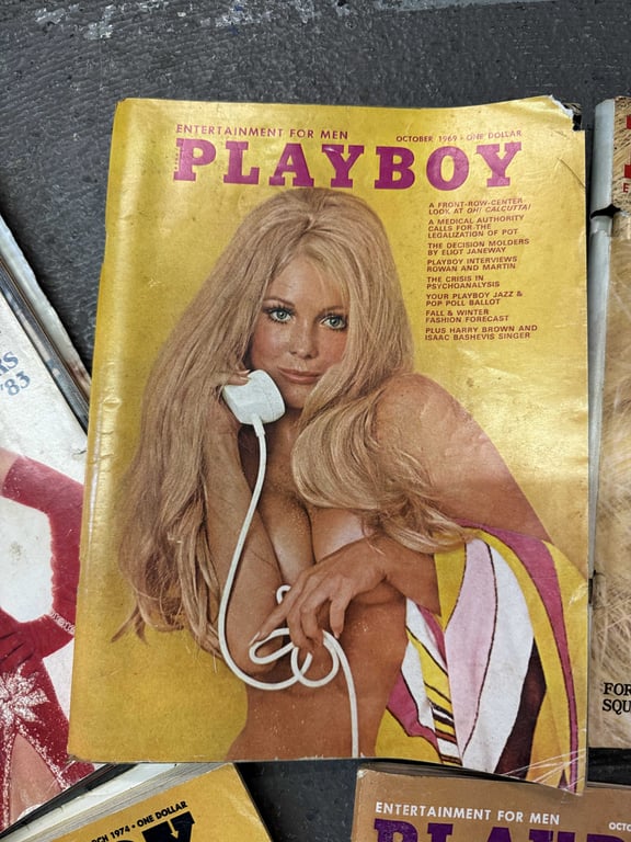 GROUPING OF VTG PLAYBOY MAGAZINES - Image 6