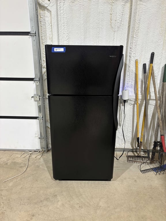 Frigidaire Gallery 18 Cu Ft Refrigerator