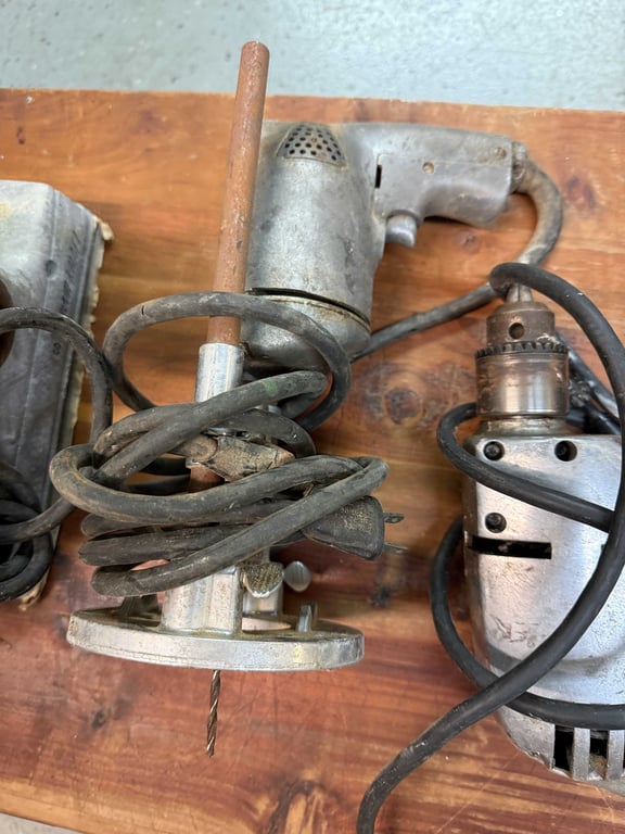 BOX OF POWER TOOLS - Image 5