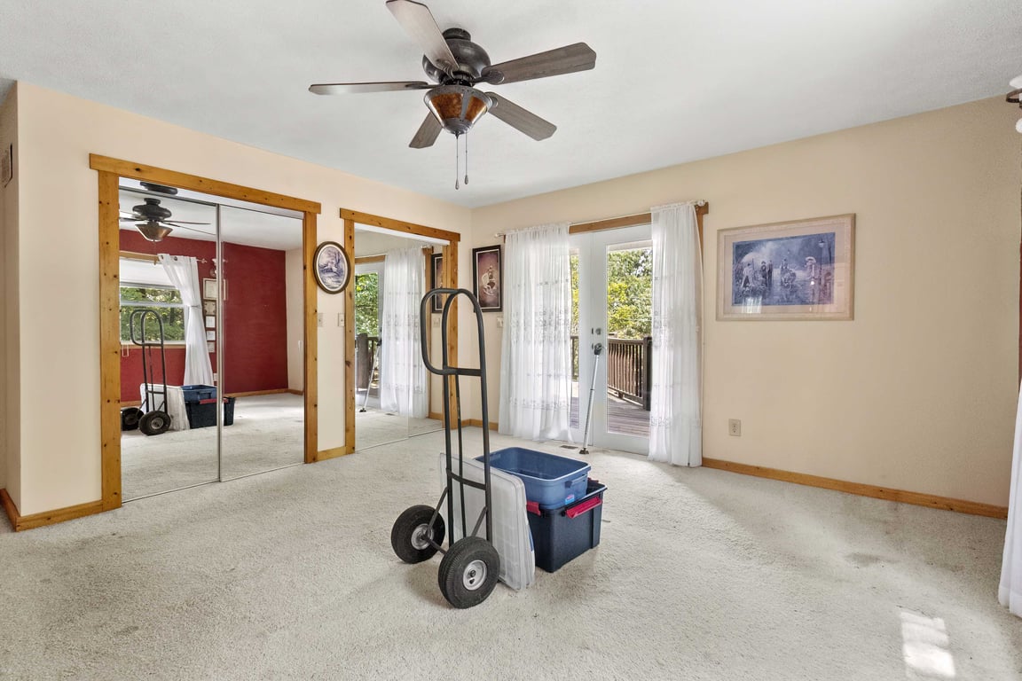 3 bed 3 bath home on 26.19 acres - Image 29