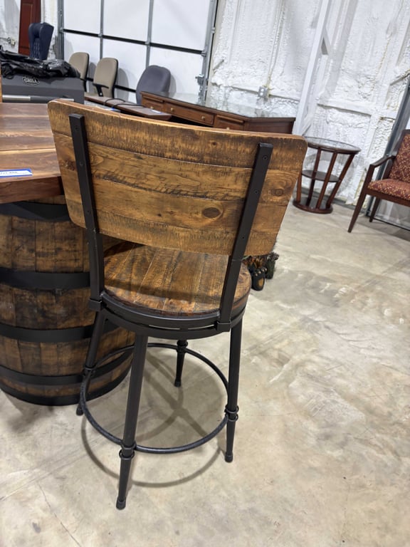 Whiskey barrel table and chairs - Image 4