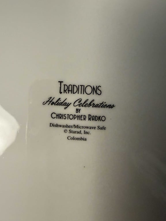 4 CHRISTOPHER RADKO HOLIDAY CELEBRATIONS PLATES - Image 2