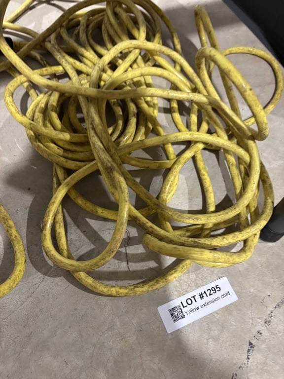 Yellow extension cord - Image 3