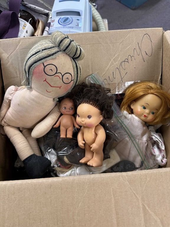 BOX W/ VTG. DOLLS & CLOTHES - Image 2