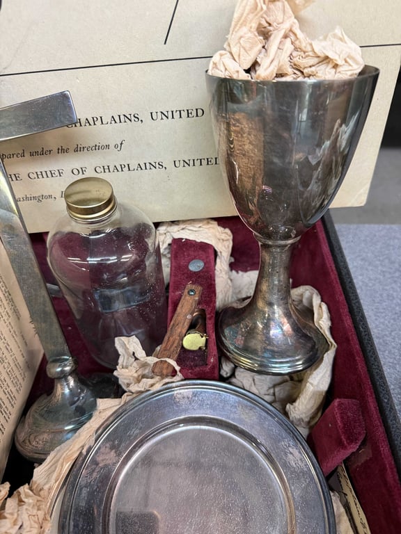 WWII U.S. ARMY CHAPLAIN'S FIELD COMMUNION SET - Image 3