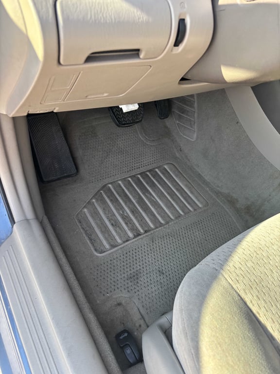 2002 Toyota Camry LE - Image 12
