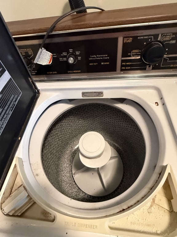 VTG LADY KENMORE WASH MACHINE - Image 3