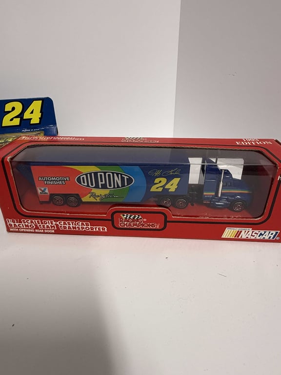 3 - JEFF GORDON COLL. MATCHBOX TEAM CONVOY..... - Image 4