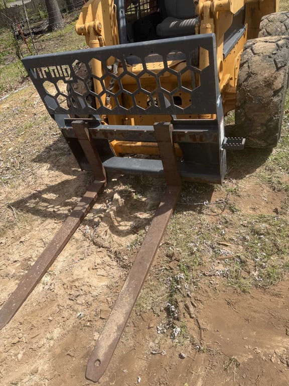 Case 60XT Skid Steer - Image 4