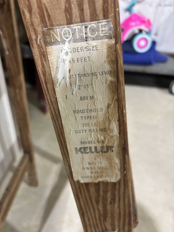 5' Wooden Ladder - Image 2