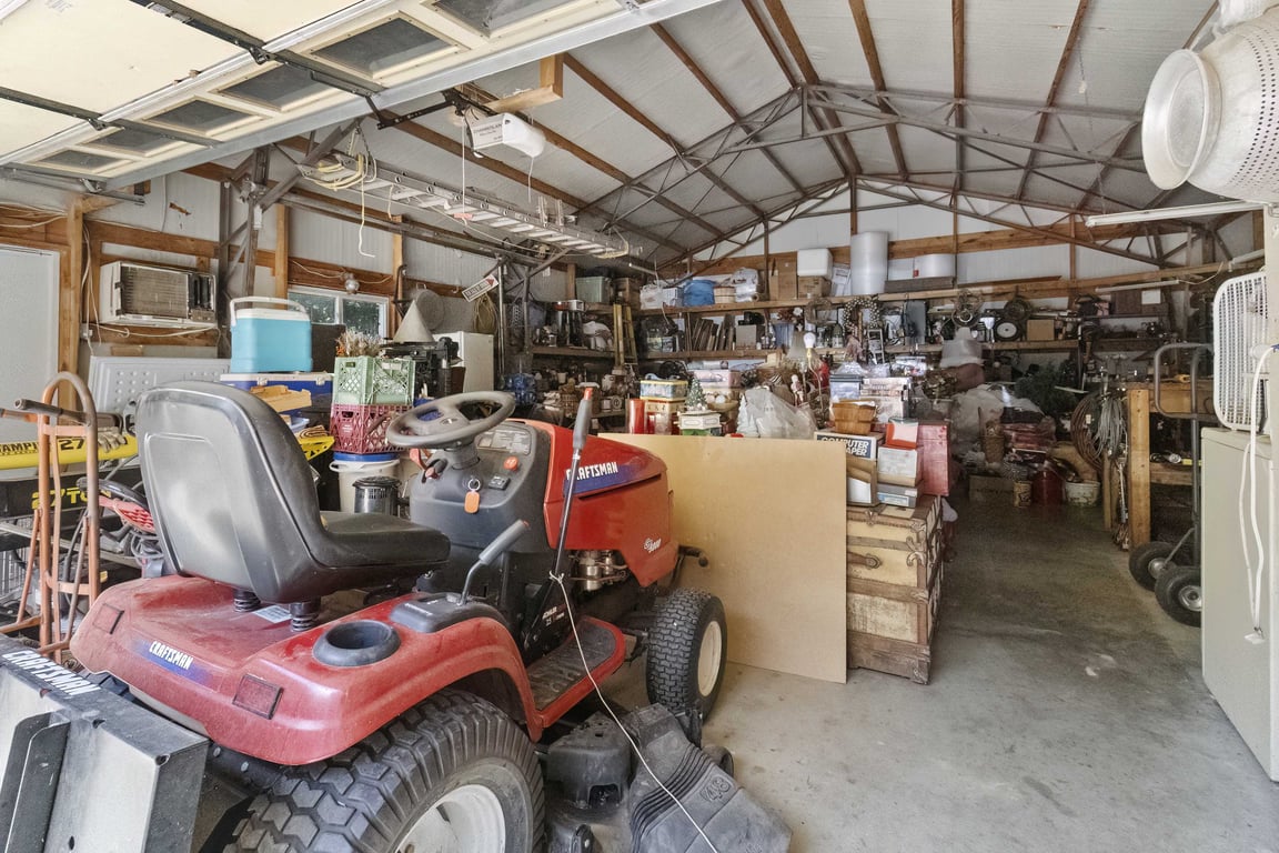3 bed 3 bath home on 26.19 acres - Image 57