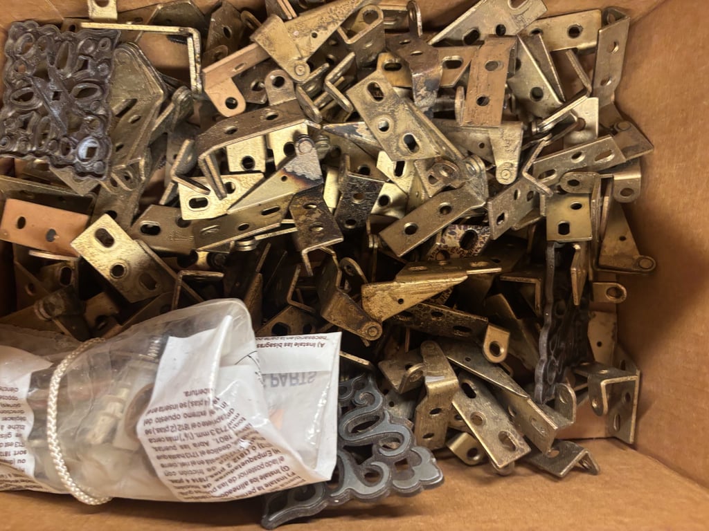 Brass hinges & misc hinges - Image 2