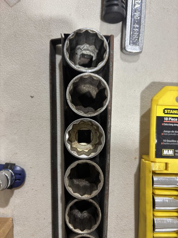 Craftsman standard 1/2" socket set - Image 2