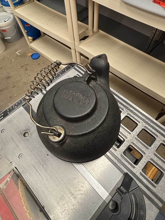 Wagner Ware cast iron teapot - Image 2