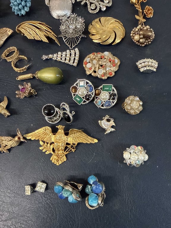 Assortment Costume Jewelry - Image 3