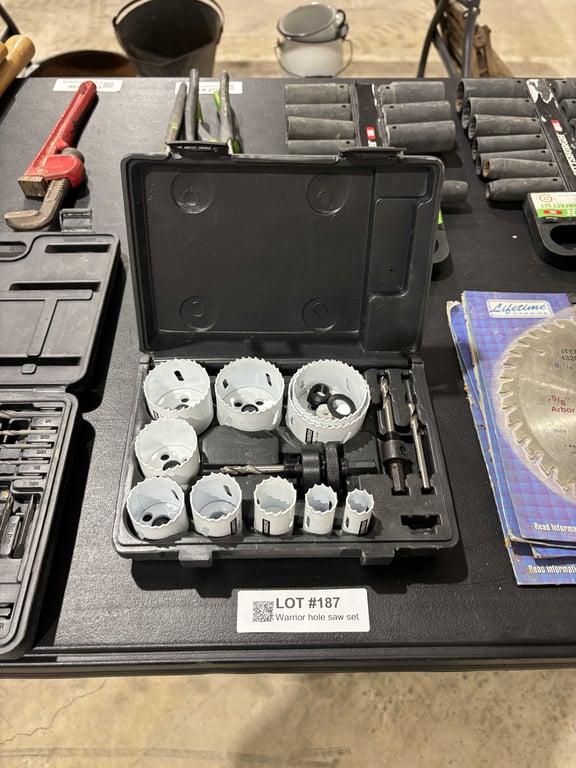 Warrior hole saw set
