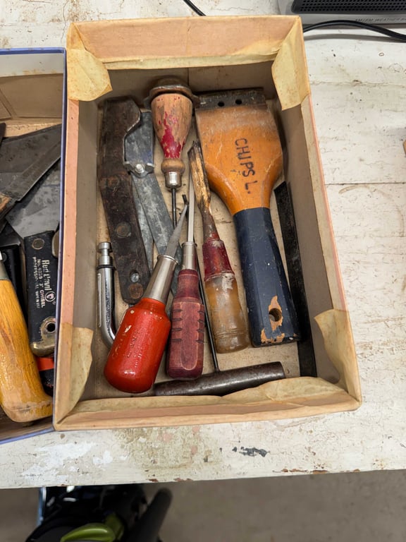 2 boxes misc scrapers, chisels, knives - Image 3