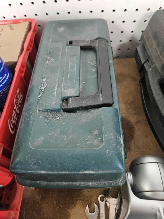 GREEN TOOL BOX W/CONTENTS - Image 2