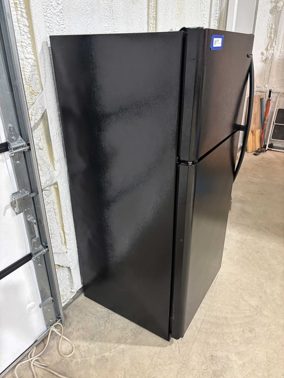 Frigidaire Gallery 18 Cu Ft Refrigerator - Image 3