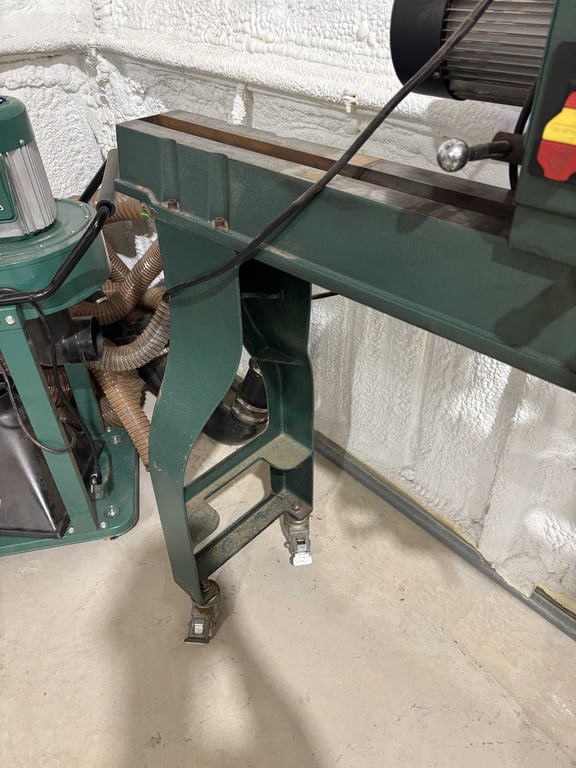 Grizzly Industrial Variable Speed Wood Lathe - Image 4