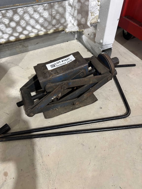 Scissor jack - Image 2