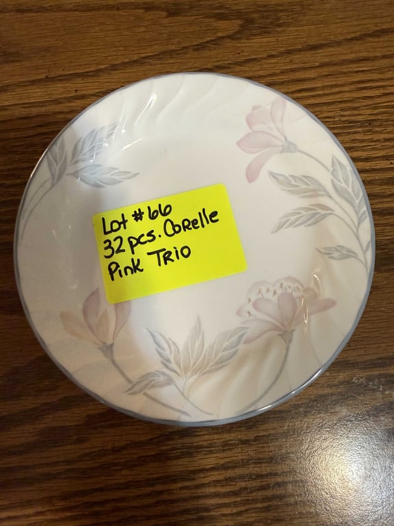 32 PCS CORELLE PINK TRIO
