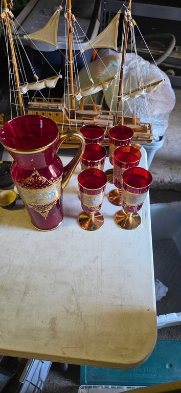 ITALIAN RUBY RED GLASS & GOLD GILDED PITCHER SET - Image 3