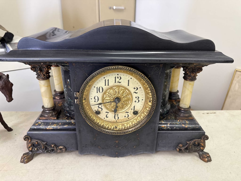 Beautiful Seth Thomas Mantle Clock - Image 5