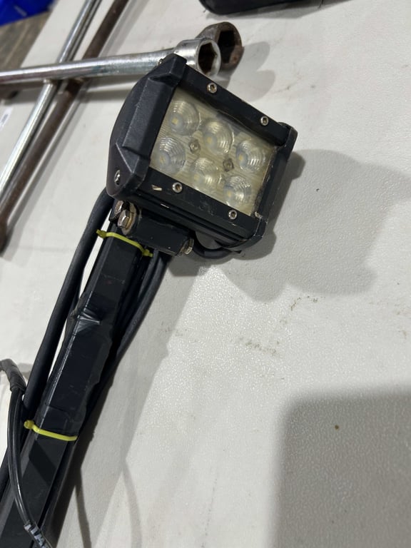 Adjustable work light and clamp - Image 2