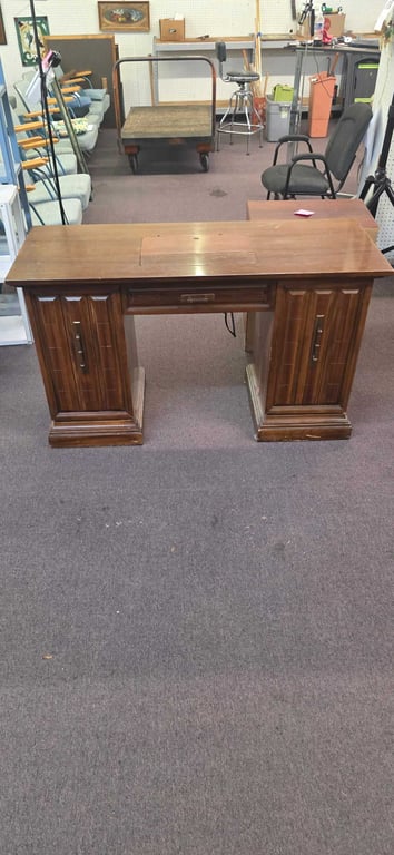 SINGER SEWING MACHINE CABINET
