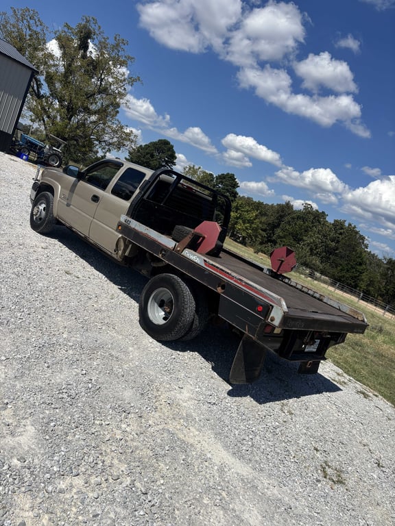 2004 Chevy 3500 4WD - Image 30