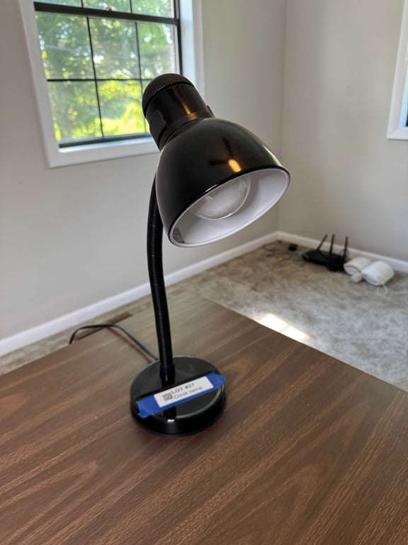 Desk lamp