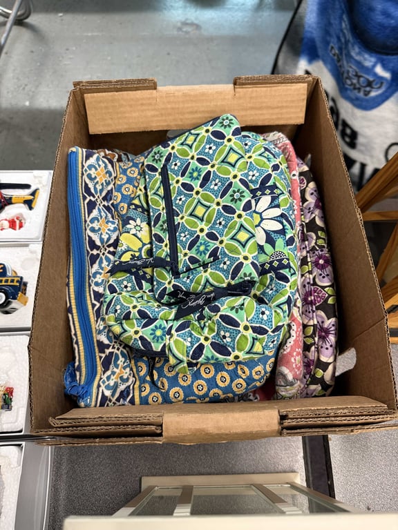GROUPING OF VERA BRADLEY PURSES