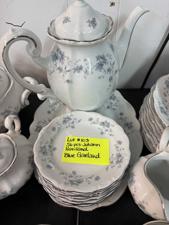 56 PCS. JOHANN HAVILAND BLUE GARLAND FINE CHINA - Image 3