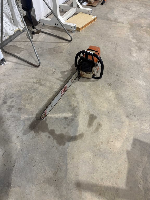 Stihl professional 460 magnum with Oregon 36" bar - Image 2
