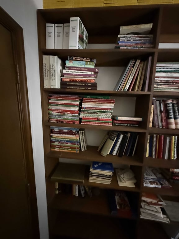 GROUPING VTG COOKBOOKS & BOOKS